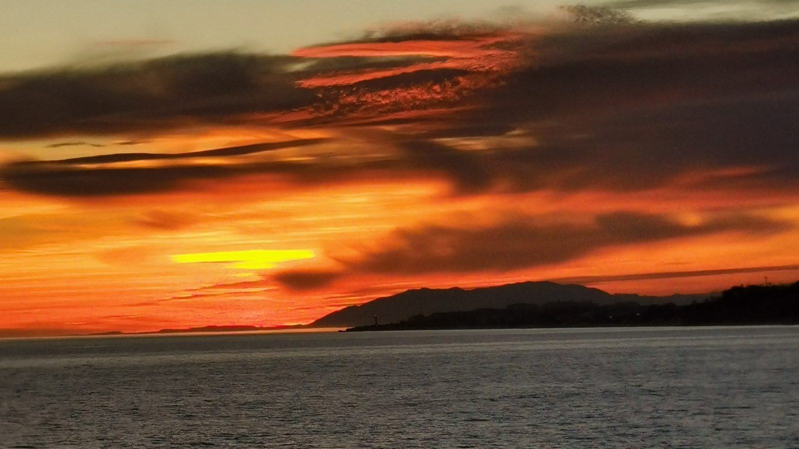 Solnedgang over havet