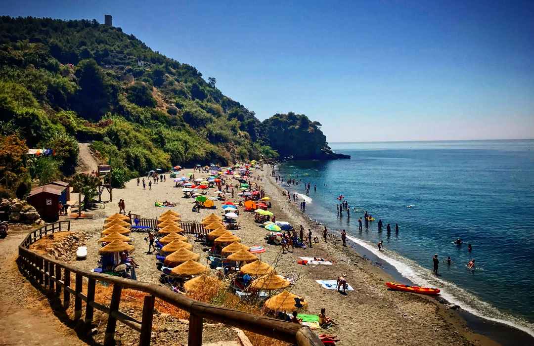 Playa de Maro, endnu et billede af den naturskønne strand
