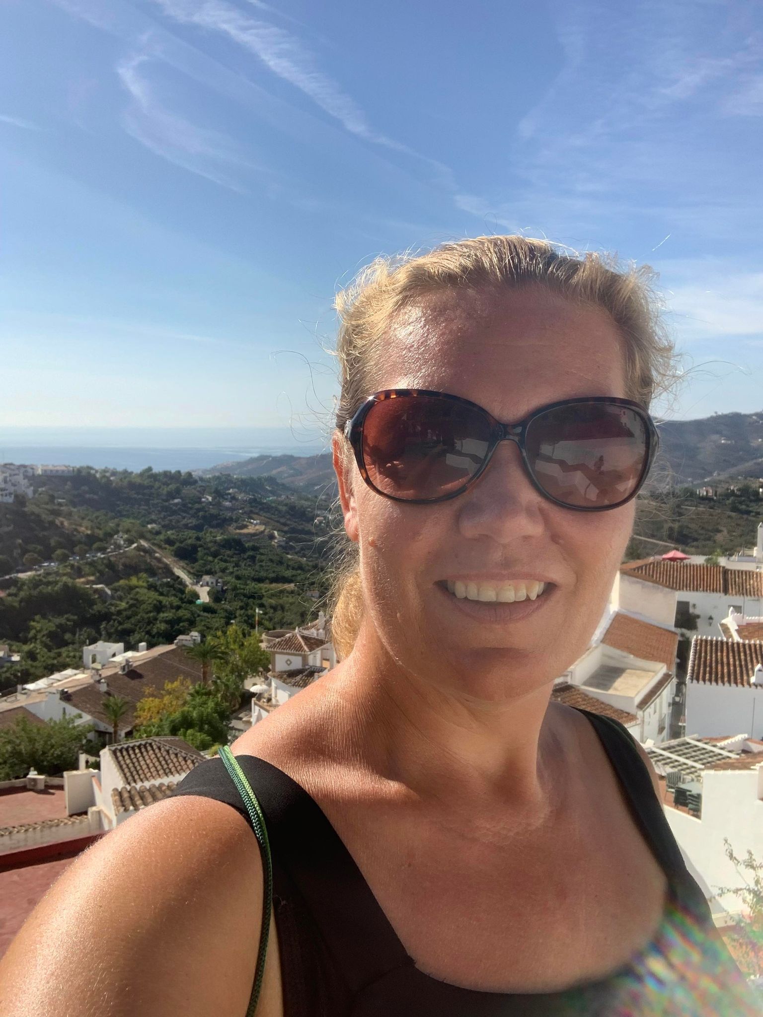 Sis, kvinden bag Mit Nerja